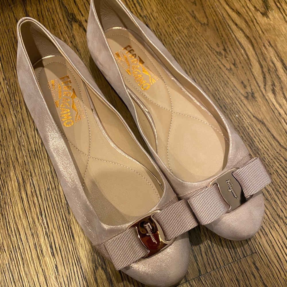 Brand New Ferragamo rose gold flats